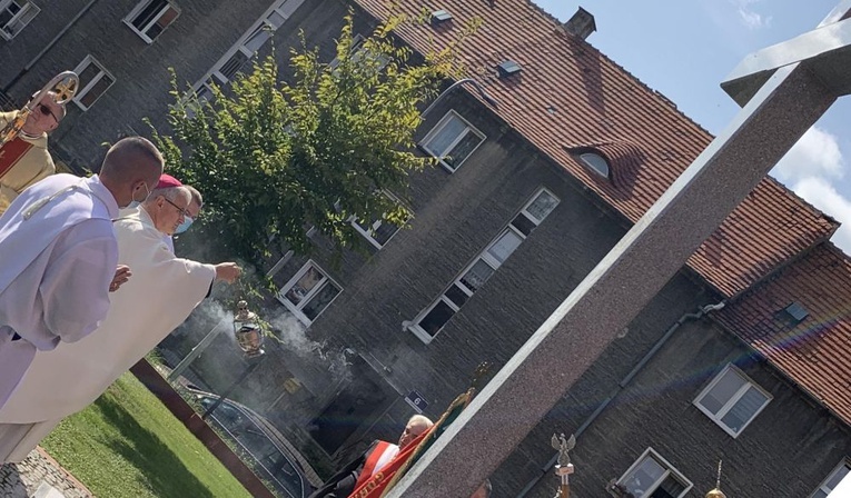 Poświęcenie krzyża misyjnego w Wałbrzychu