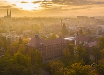 Rybnik. Wyższa Szkoła Medyczna powstaje w kampusie