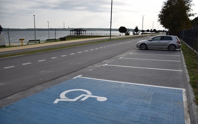 Ulice i ciągi pieszo-rowerowe nad Jeziorem Tarnobrzeskim.