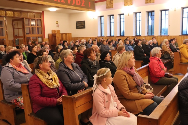 Boczki Chełmońskie. Odpust parafialny z udziałem chóru wspólnoty Dom Nadziei z Żułowa