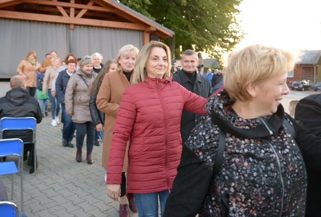 Między pokoleniami - spektakl teatru parafialnego