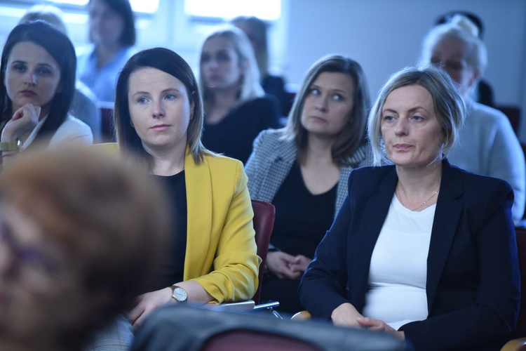 Konferencja o pomaganiu w czasie zmian