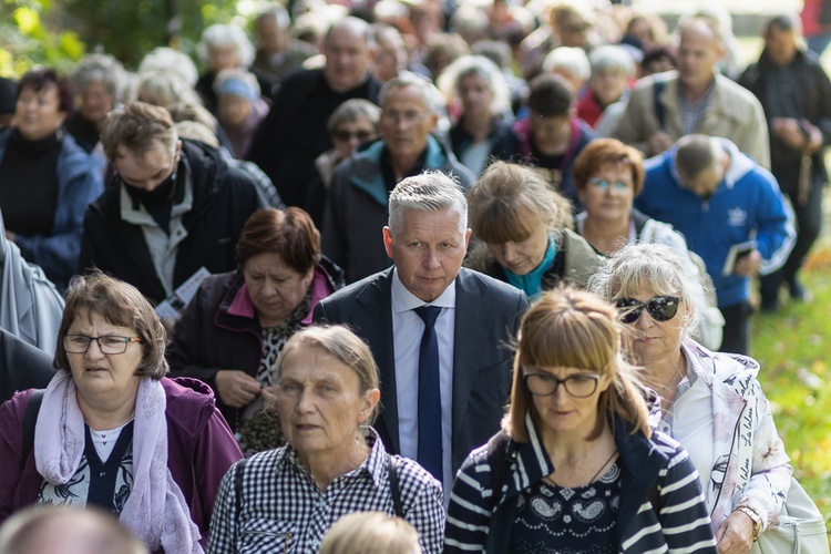 Pielgrzymka Żywego Różańca do Barda