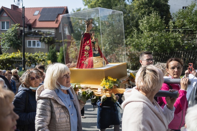 Pielgrzymka Żywego Różańca do Barda