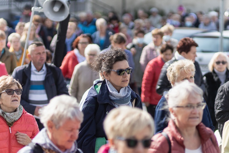 Pielgrzymka Żywego Różańca do Barda