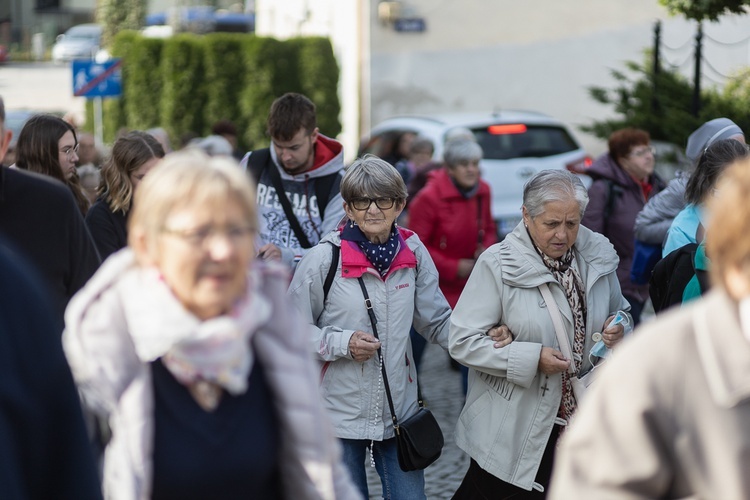 Pielgrzymka Żywego Różańca do Barda