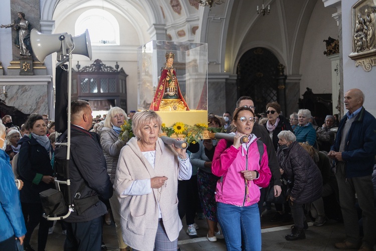 Pielgrzymka Żywego Różańca do Barda