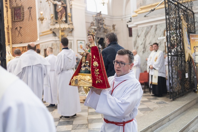 Pielgrzymka Żywego Różańca do Barda