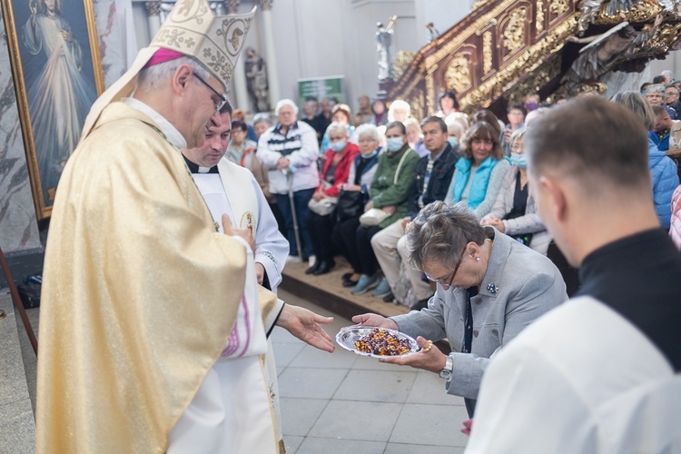 Pielgrzymka Żywego Różańca do Barda