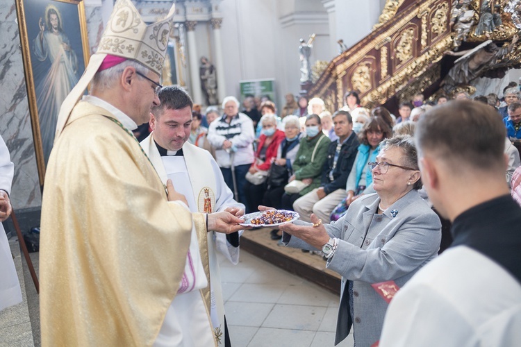 Pielgrzymka Żywego Różańca do Barda