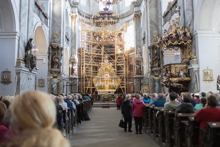 Pielgrzymka Żywego Różańca do Barda