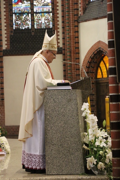 Katowice. Sympozjum stanu dziewic