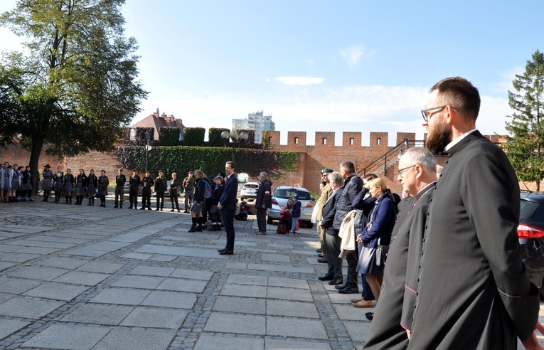 Poświęcenie tryptyku dla harcerzy