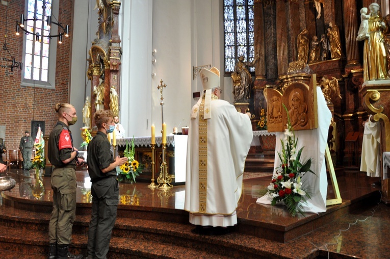 Poświęcenie tryptyku dla harcerzy