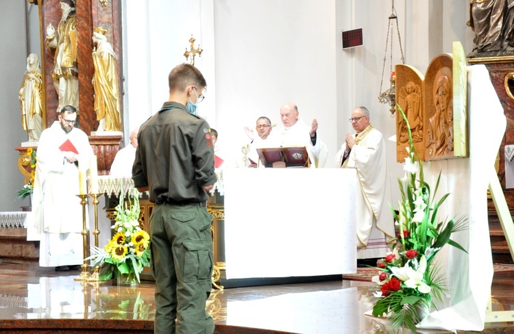 Poświęcenie tryptyku dla harcerzy