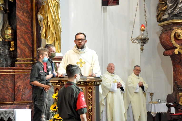 Poświęcenie tryptyku dla harcerzy