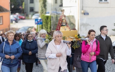 Pielgrzymka Żywego Różańca do Barda