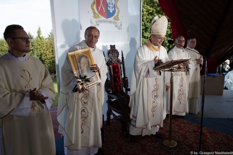 Pielgrzymka Żywego Różańca w Rokitnie