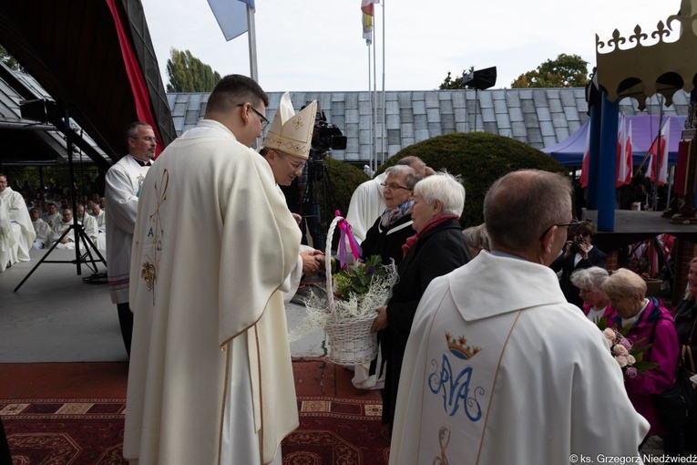 Pielgrzymka Żywego Różańca w Rokitnie