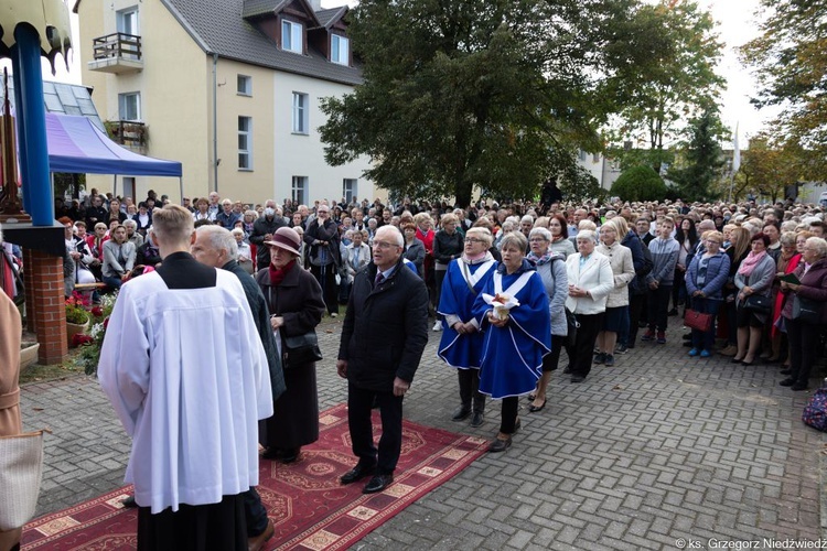 Pielgrzymka Żywego Różańca w Rokitnie