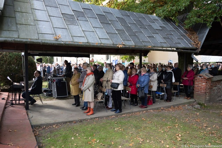 Pielgrzymka Żywego Różańca w Rokitnie
