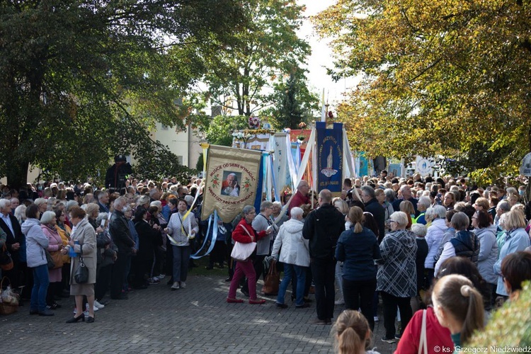 Pielgrzymka Żywego Różańca w Rokitnie