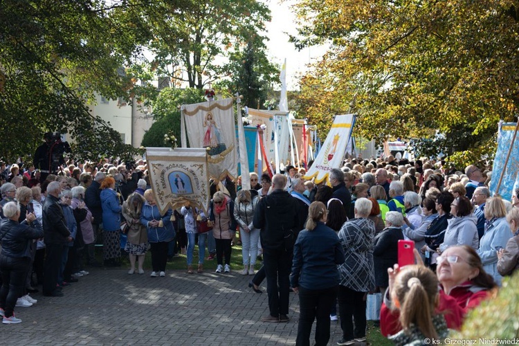 Pielgrzymka Żywego Różańca w Rokitnie