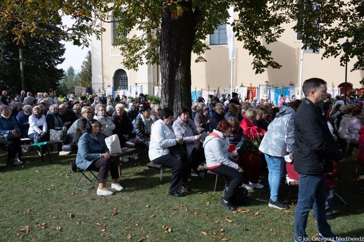 Pielgrzymka Żywego Różańca w Rokitnie