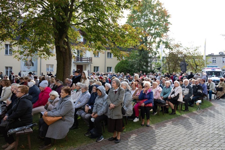 Pielgrzymka Żywego Różańca w Rokitnie