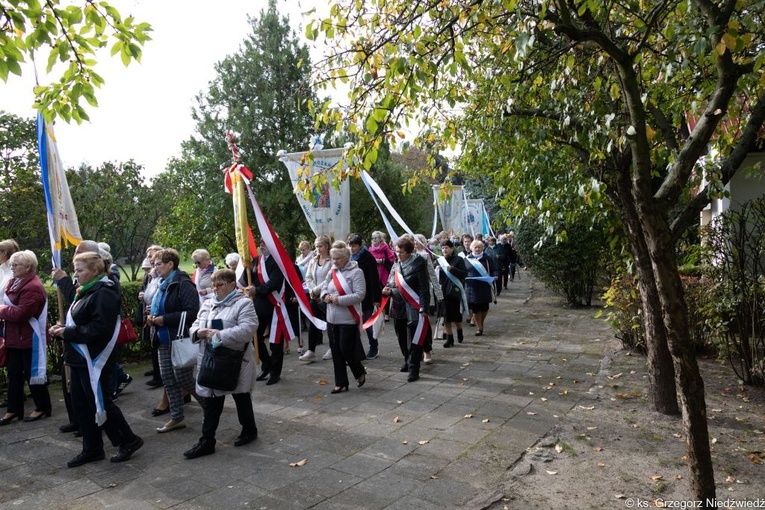 Pielgrzymka Żywego Różańca w Rokitnie