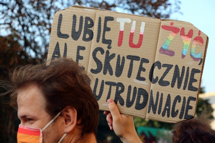 13. Marsz Równości we Wrocławiu na transparentach