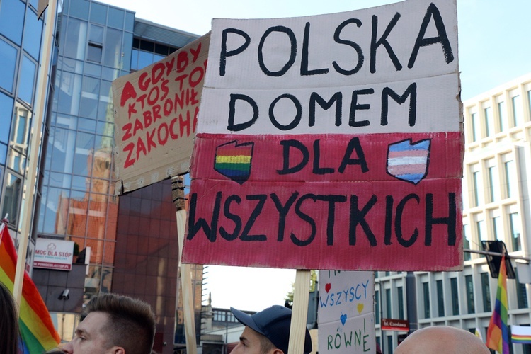 13. Marsz Równości we Wrocławiu na transparentach