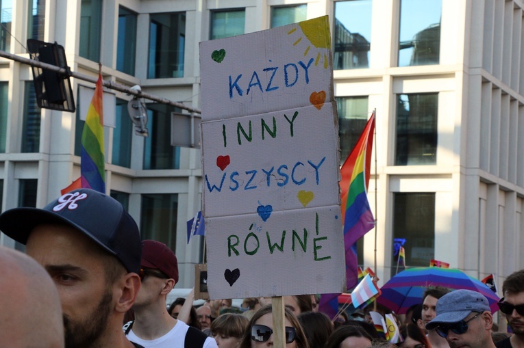 13. Marsz Równości we Wrocławiu na transparentach