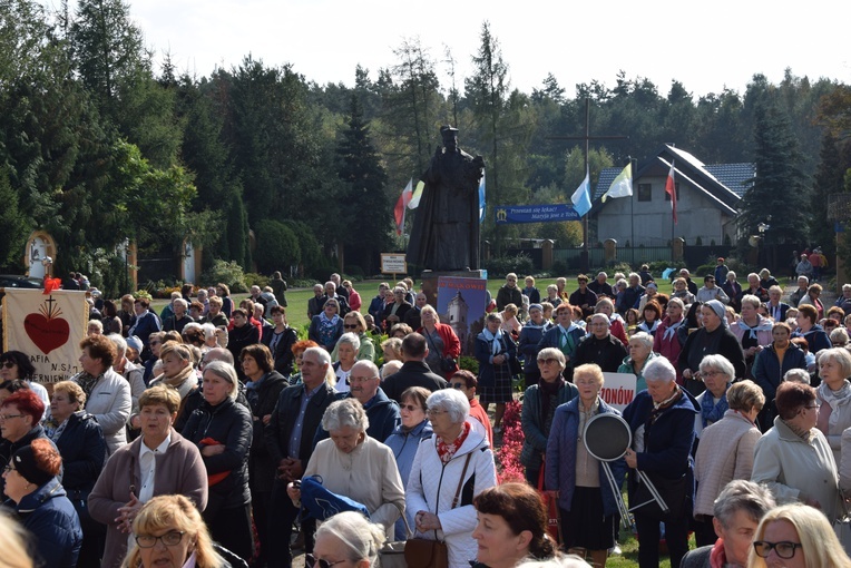 XVII Pielgrzymka Kół Żywego Różańca do Domaniewic 