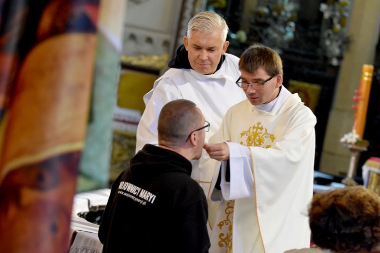 Zaczęli październik z różańcem na ulicy