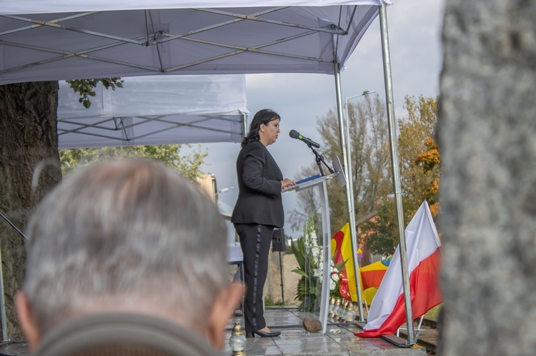 ​"Tędy przeszła dumna i niepokorna Warszawa"