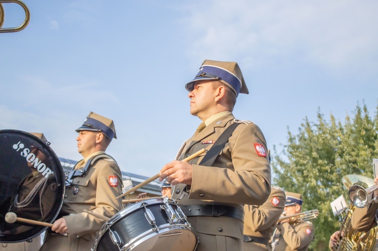 ​"Tędy przeszła dumna i niepokorna Warszawa"