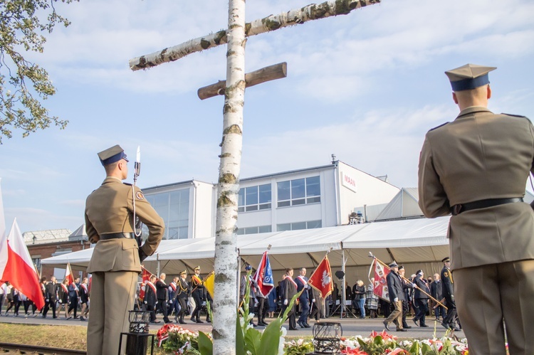 ​"Tędy przeszła dumna i niepokorna Warszawa"