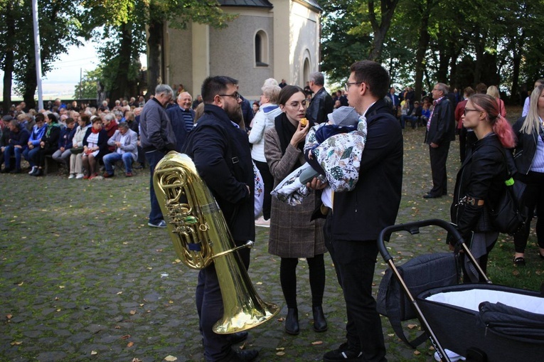 Pielgrzymka hodowców gołębi pocztowych i orkiestr kalwaryjskich