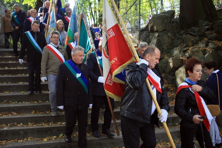 Pielgrzymka hodowców gołębi pocztowych i orkiestr kalwaryjskich