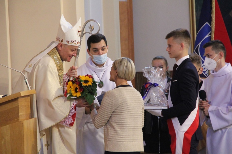 Tarnów. Jubileusz 75-lecia IV Liceum Ogólnokształcącego