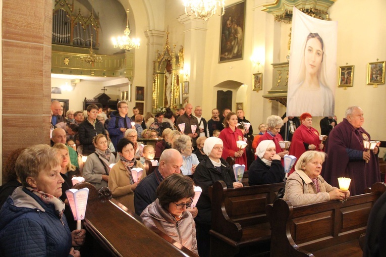 Nowy Sącz. Procesja różańcowa do pięciu kościołów