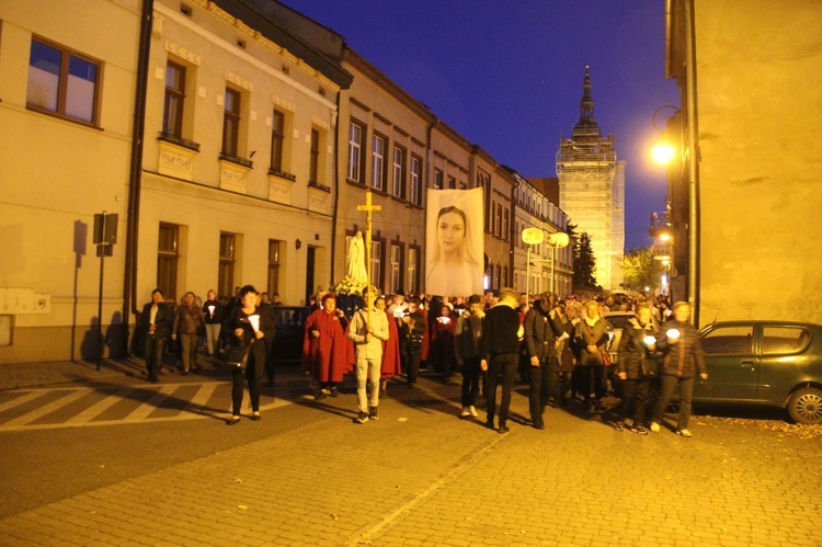 Nowy Sącz. Procesja różańcowa do pięciu kościołów