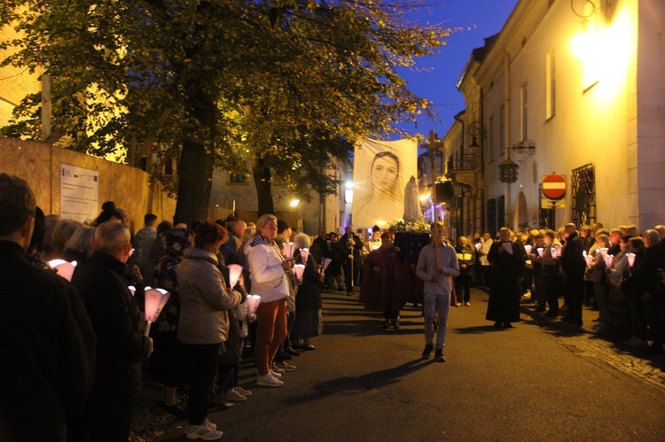 Nowy Sącz. Procesja różańcowa do pięciu kościołów