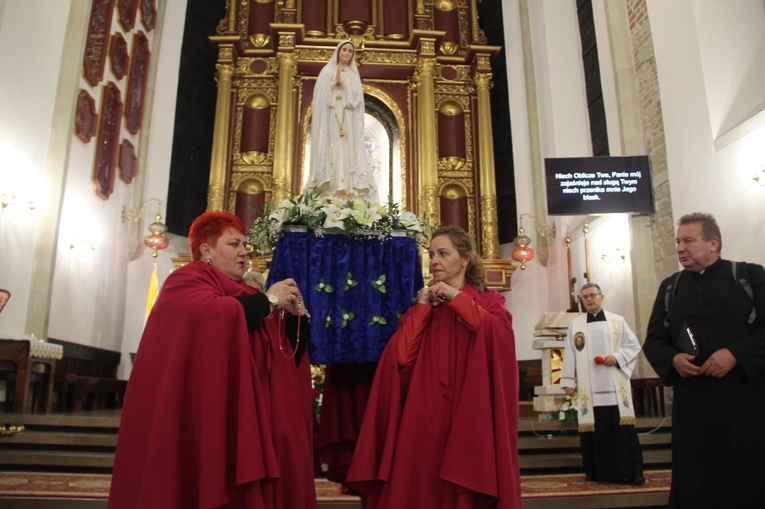 Nowy Sącz. Procesja różańcowa do pięciu kościołów