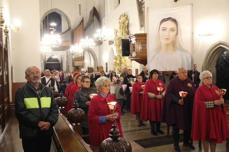 Nowy Sącz. Procesja różańcowa do pięciu kościołów