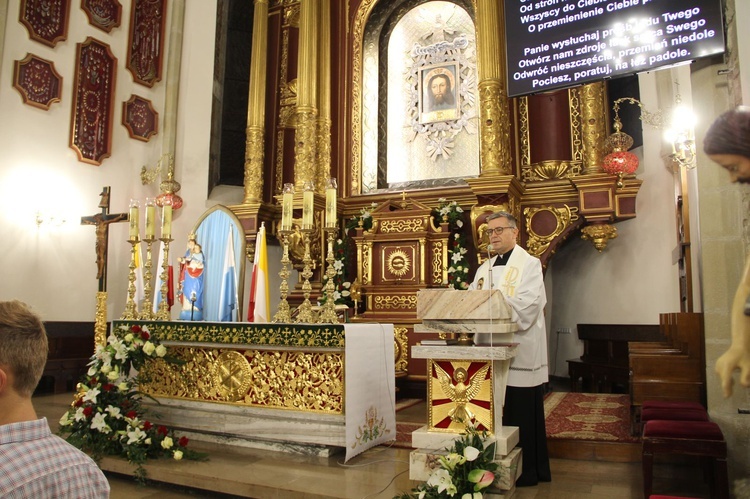 Nowy Sącz. Procesja różańcowa do pięciu kościołów