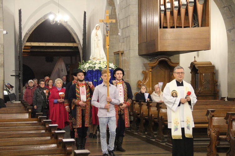 Nowy Sącz. Procesja różańcowa do pięciu kościołów