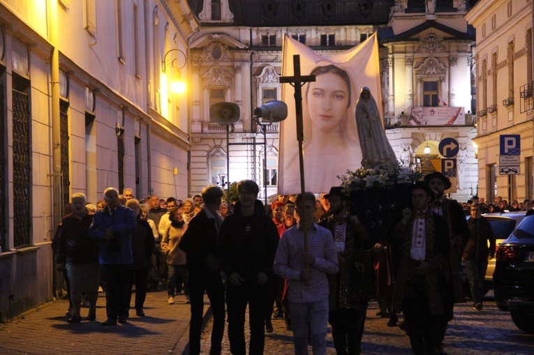 Nowy Sącz. Procesja różańcowa do pięciu kościołów