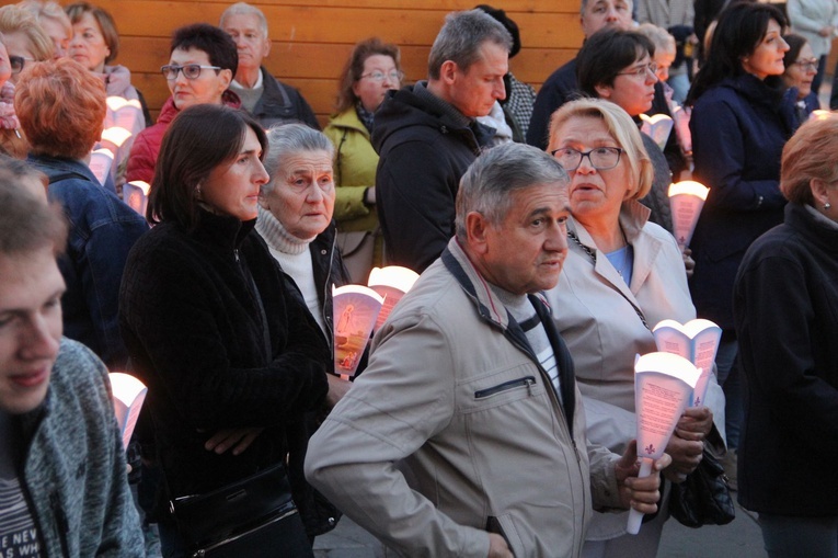 Nowy Sącz. Procesja różańcowa do pięciu kościołów